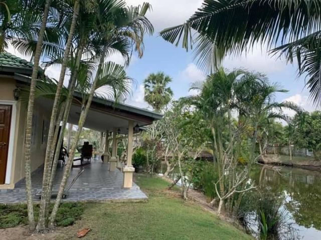 ขายบ้านพร้อมที่ดิน บางละมุง ชลบุรี