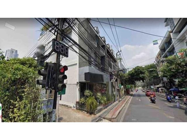 35ตรว. 4ชั้น CBD 8นอนBTS พร้อมพงษ์ 2คูหา