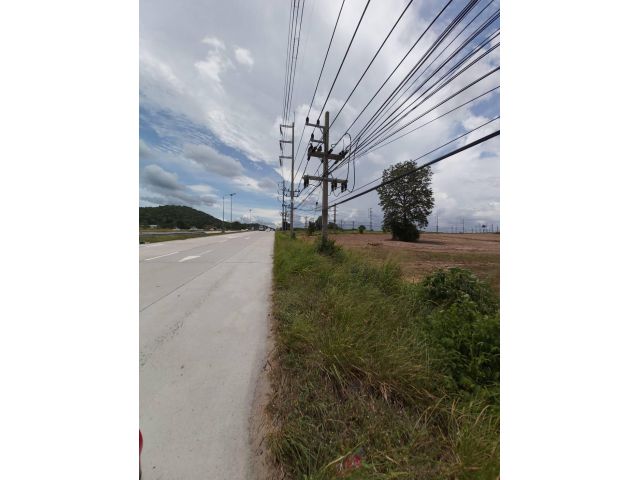 ขายที่ดิน๑๓๑ไร่ครึ่งติดถนน.331ตำบลเขาคันทรงครับ