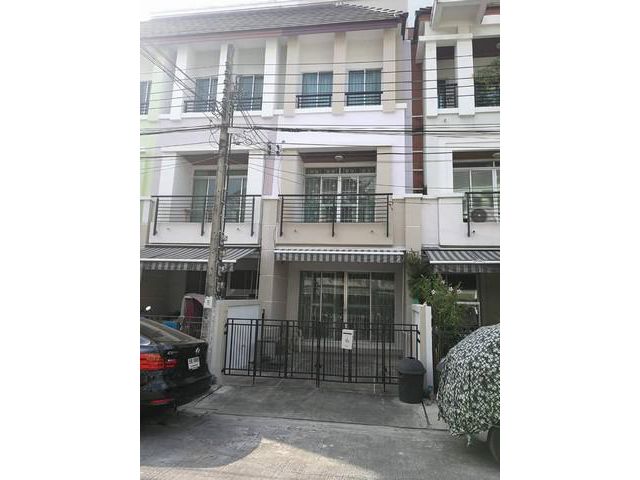 บ้านกลางเมือง เดอะปารีส ซอยกรุงเทพกรีฑา 7
