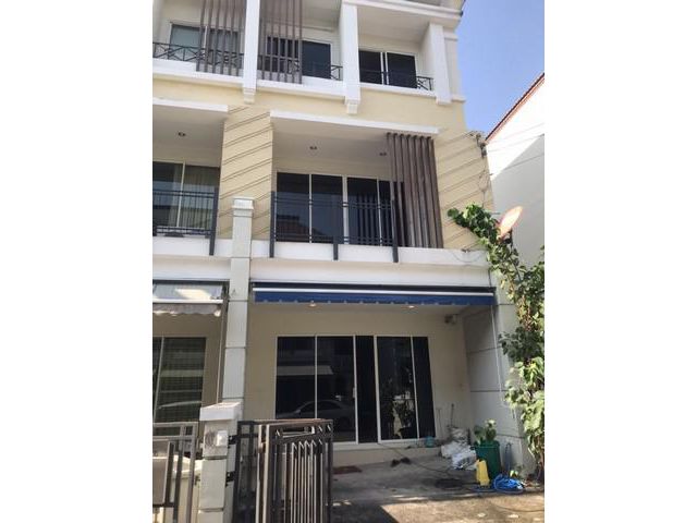 บ้านกลางเมืองลาดปลาเค้า79 บ้านสวยเฟอร์นิเจอร์ครบ