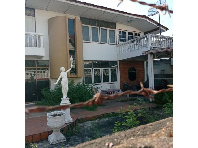 ขายบ้านพร้อมที่ดินลาดพร้าว 110