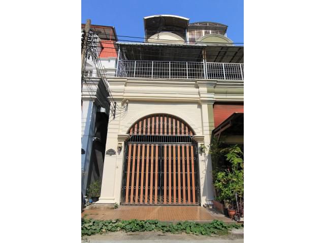 ให้เช่าบ้านอาคารพาณิชย์ 4 ชั้น ใกล้ทางด่วนอุรุพงศ์ สยาม สามย่าน ประตูน้ำ ถนนลูกหลวง เขตดุสิต