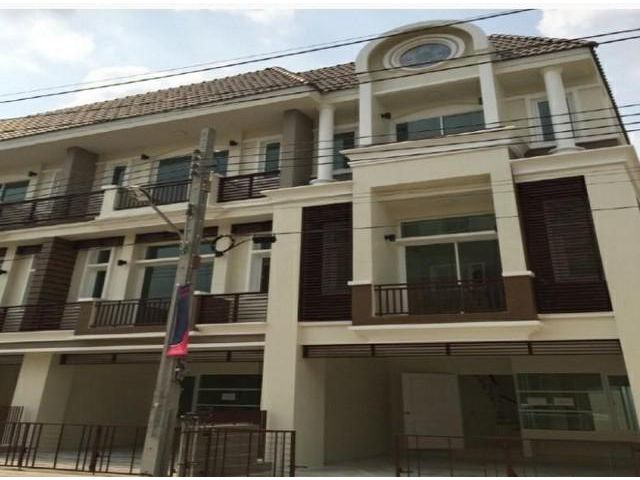ให้เช่าทาวน์โฮม3ชั้น Premium place สุคนธสวัสดิ์38