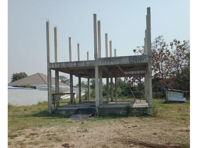 ที่ดินแปลงเล็กพร้อมโครงสร้างบ้าน