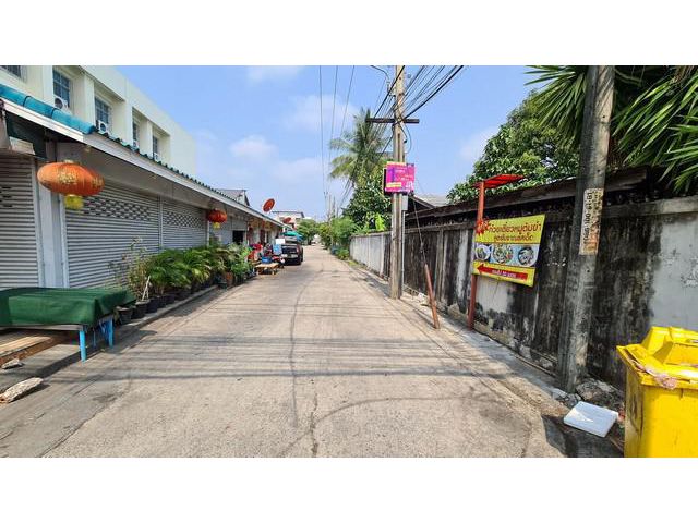 ขายที่ดินแถมบ้านไม้ 2 หลัง ซอยเอกชัย 12 ขนาด