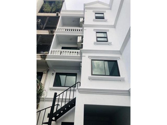 โฮมออฟฟิศ 4ชั้น ถนน สุขุมวิท71 ซอยปรีดี พนมยงค์ 14