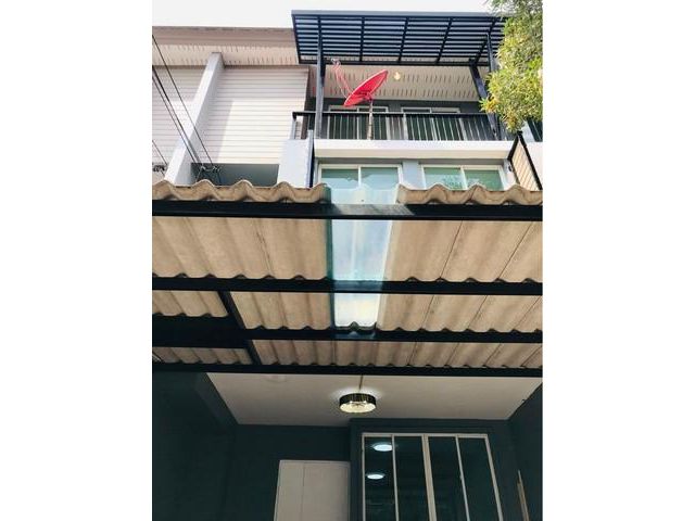 ให้เช่าทาวน์โฮม อารียา เดลี่ ลาดปลาเค้า