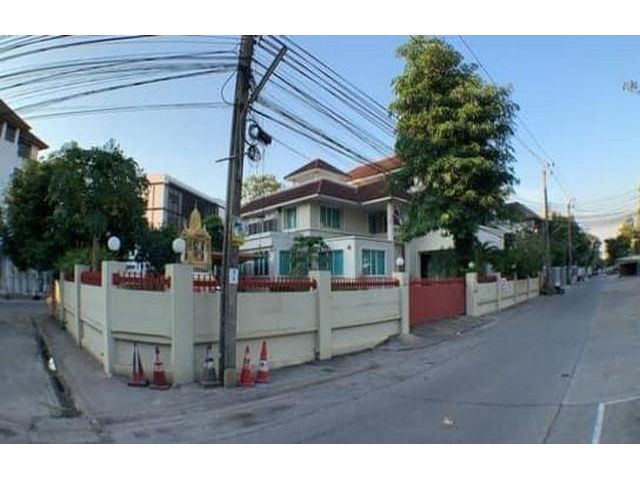 ให้เช่าอาคารสำนักงาน 3 ชั้น ถ.ศรีวรา ลาดพร้าว94