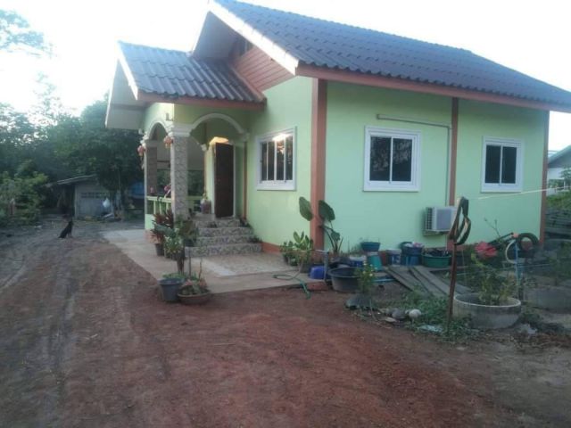 ขายบ้านพร้อมที่ดินหัวสำโรง 200 ตรว. ใกล้นิคมเกตเวย์ - 4.9 กม. แปลงยาว ฉะเชิงเทรา