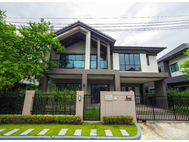 ขายบ้านเดี่ยวบางกอก บูเลอวาร์ด พระราม 9, บ้านใหม่ ไม่เคยเข้าอยู่, ใกล้รถไฟฟ้า