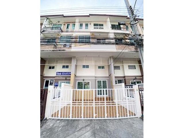 ให้เช่าทาวน์โฮม 4ชั้น นวมินทร์ 77
