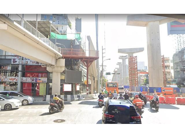 MRTแยกลาดพร้าว17-27 โชว์รูม คลีนิค 4ชั้น แยกรัชดา
