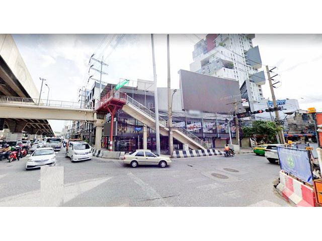 คลีนิค 4ชั้น แยกรัชดา MRTแยกลาดพร้าว17-27 โชว์รูม
