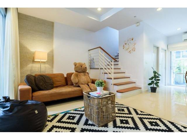 ให้เช่าทาวน์โฮม  บ้านกลางเมือง สาทร-ตากสิน1