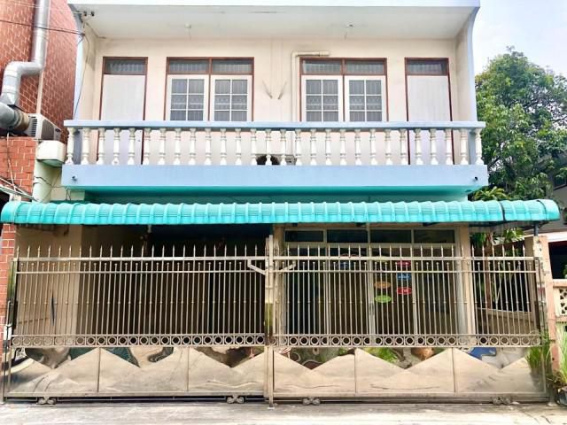 รหัสทรัพย์ P6301 ให้เช่าบ้าน ปากซอยนาคนิวาส 17 ลาดพร้าว ใกล้ริมถนนใหญ่ ผู้เช่าสามารถเช่าทำธุระกิจได้