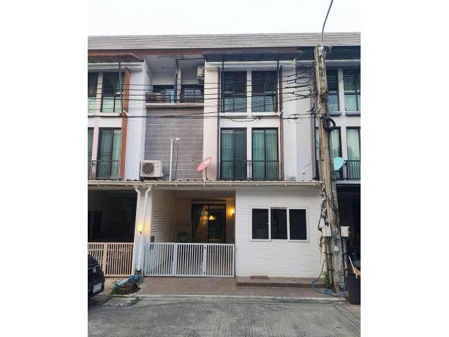 รหัสทรัพย์ P6299 ให้เช่าบ้านทาวน์โฮม 3 ชั้น โครงการอารียา โมวา ลาดปลาเค้า เฟอร์ครบพร้อมเข้าอยู่