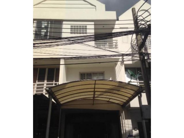 PR754ขายทาวน์เฮ้าส์ หมู่บ้านศรีวราทาวน์อินทาวน์ 3ชั้น 4ห้องนอน 3ห้องน้ำ 20ตรว ลาดพร้าว