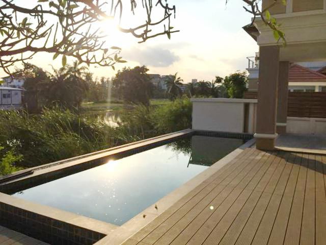 2ชั้น 90 ตรวกิ่งแก้ว บางนา Pool Villa ติดทะเลสาป