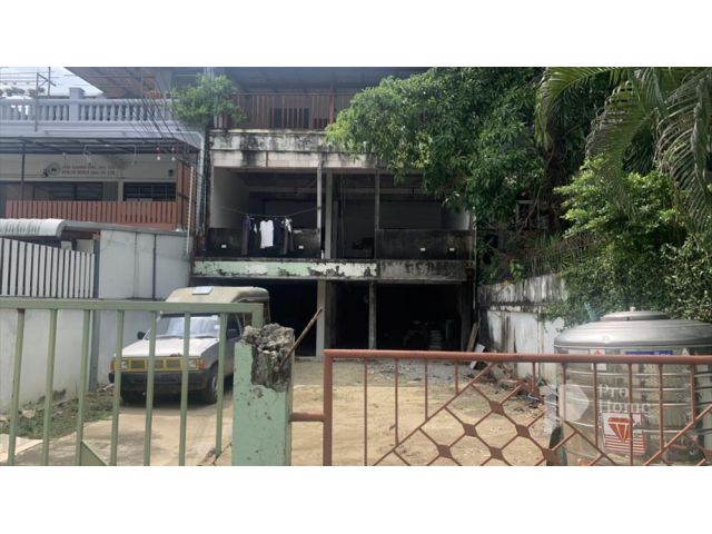 ขายที่ดินสุขุมวิท 71 พร้อมบ้าน 3 ชั้น  66 ตรว.