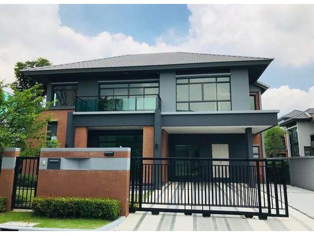 ขายบ้านเดี่ยว โครงการแกรนด์บางกอก บูเลอวาร์ด พระราม 9 เนื้อที่ 103 ตร.ว บ้านหันหน้าทางทิศเหนือ ตรงข้าม รร.นานาชาติเวลลิง