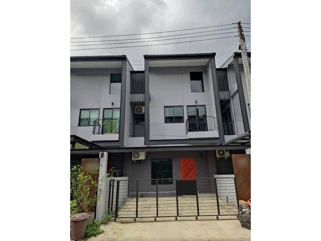T01789 ให้เช่าทาวน์โฮม 3 ชั้น ดิ เออบาน่า 3