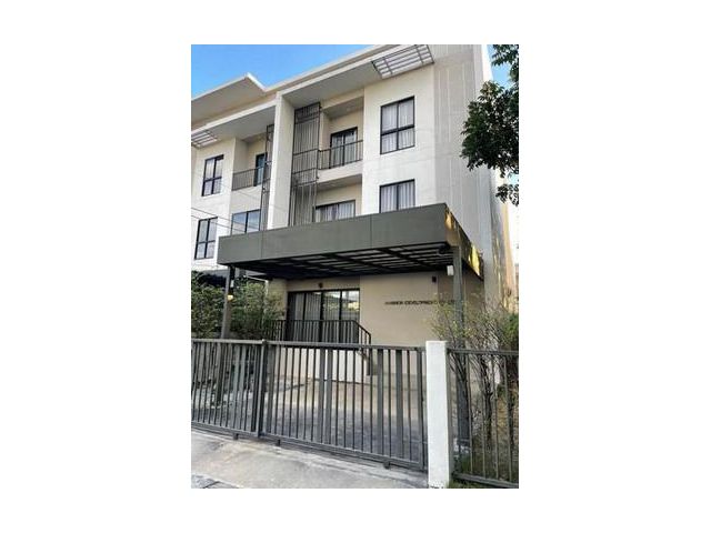 โฮมออฟฟิศ 3 ชั้น Villa Albero ซ.กรุงเทพกรีฑา 15/1