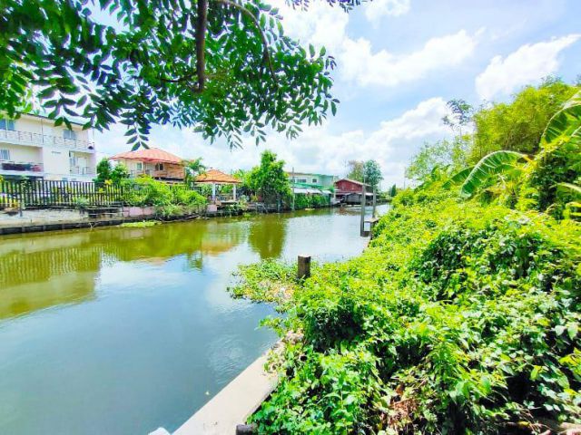 ที่ดินติดคลองบางใหญ่หน้าติดถนนหลัก 2 ไร่ 1 งาน 57 ตรว. 061-7746775