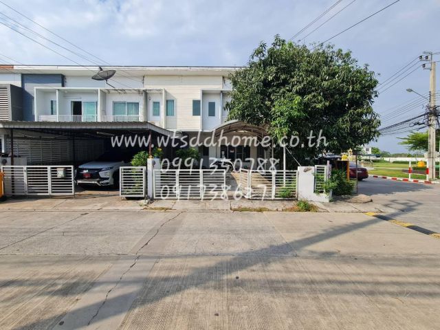 R045-052 หมู่บ้านเดอะคอนเนค 12A(สุวรรณภูมิ) ขาย ทาวน์เฮ้าส์ 2 ชั้น หลังมุม หน้าโครงการ