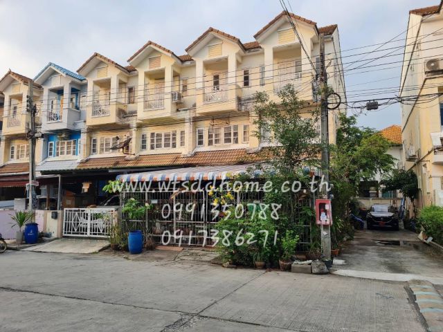 R045-053 ทาวน์เฮ้าส์ 3 ชั้น หมู่บ้านลัลลี่วิลล์ 2 (2 คูหาติดกัน)