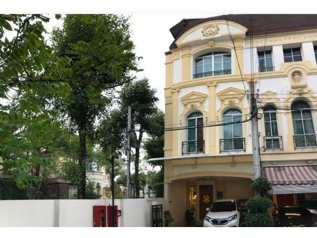 ให้เช่าทาวน์โฮม 3.5ชั้น บ้านกลางกรุง พระราม3