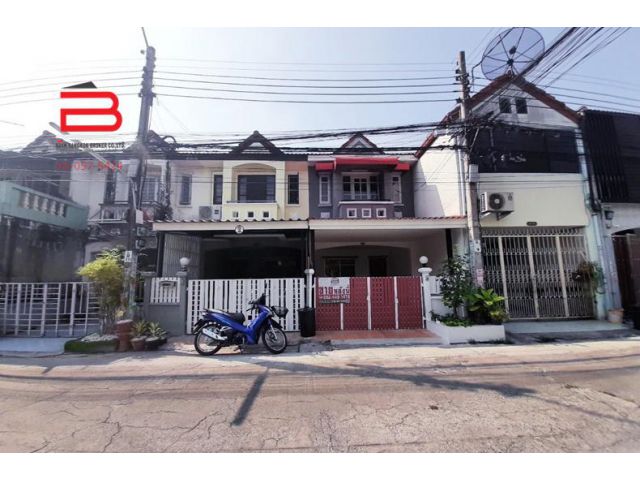 ทาวน์เฮาส์ 2 ชั้น โครงการ เค.ซี. 1 เนื้อที่ 16 ตรว. มี 2 ห้องนอน 2 ห้องน้ำ ถนนหทัยราษฎร์ เขตคลองสามวา