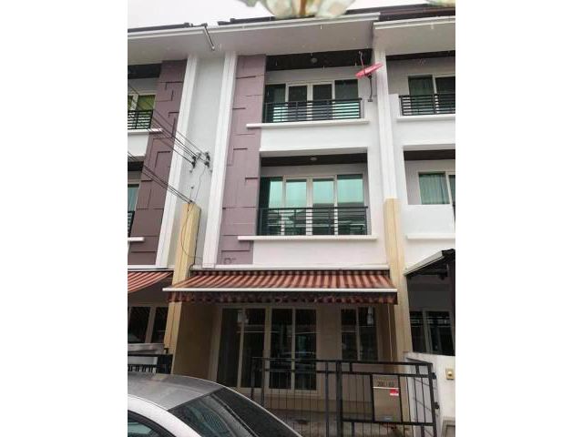 ให้เช่าทาวน์โฮม3ชั้น บ้านกลางเมือง เอสเซ้นส์ พระราม 9-ลาดพร้าว ซอยประดิษฐ์มนูธรรม 3