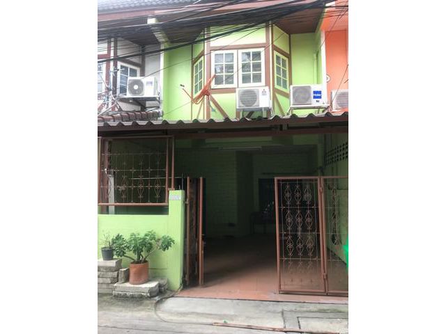 ขายทาวเฮ้าส์ 2 ชั้น เนื้อที่ 18 ตรว. ซ.ลาดพร้าว122