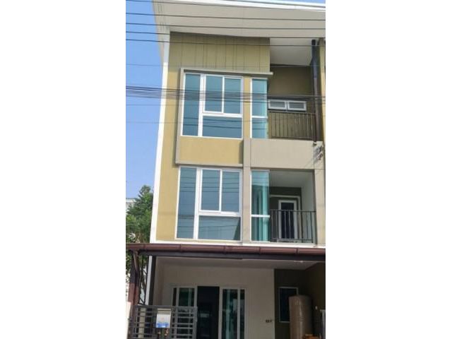 ให้เช่าทาวน์โฮม3ชั้น  เบล็สทาวน์ ศรีนครินทร์