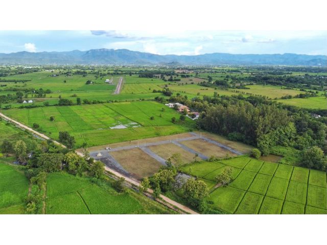 เงินคุณมีค่า ทำเลนี้ดีที่สุดในสันกำแพงมีน้ำ มีเขาล้อมรอบ วิวสวยทั้งปี มองเห็นดอยสุเทพ ทุ่งนาเขียวชอุ่ม ตรว.ละ 8,500 บาท