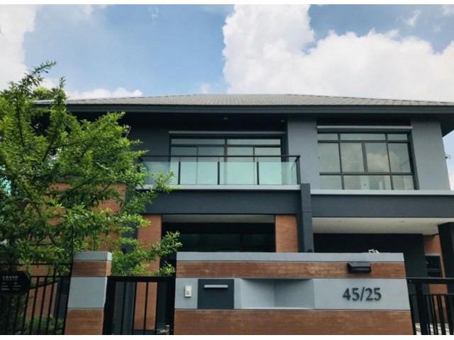 HS0426 ขายบ้านเดี่ยวหรู แกรนด์บางกอก บูเลอวาร์ด พระราม 9 กรุงเทพกรีฑา
