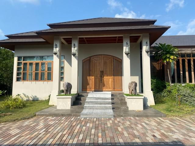 ขายบ้านเดี่ยวหลังใหญ่  1 ไร่กว่า ใกล้เซ็นทรัลระยอง