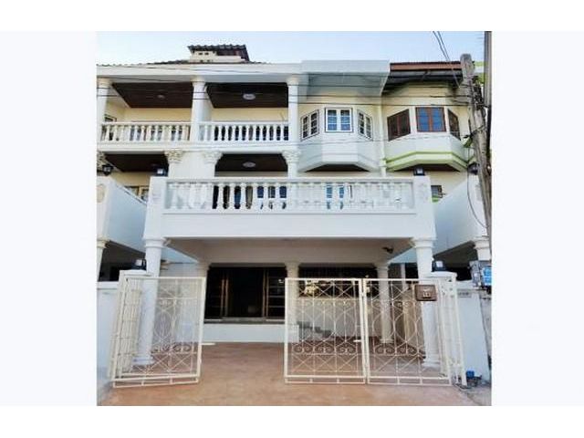 BH1476 ให้เช่าทาวน์เฮ้าส์ 4ชั้น หมู่บ้านศรีวรา