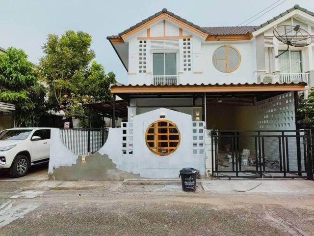 ขายทาวน์เฮ้าส์ 2 ชั้น #หมู่บ้าน​พฤกษา​วิลล์​41​ (หลัง​มุม​)​ หน้า​บ้าน​หันไปทางทิศ​ตกเฉียงเหนือ​ เดินทางสะดวกใกล้ทางด่วน