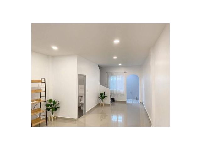 ขายทาวน์โฮม 2 ชั้น  พื้นที่16 ตร.ว. รีโนเวทใหม่