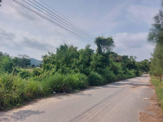 ที่ดิน 3 ไร่ นาพร้าว ใกล้เจปาร์คศรีราชา 2 กม.