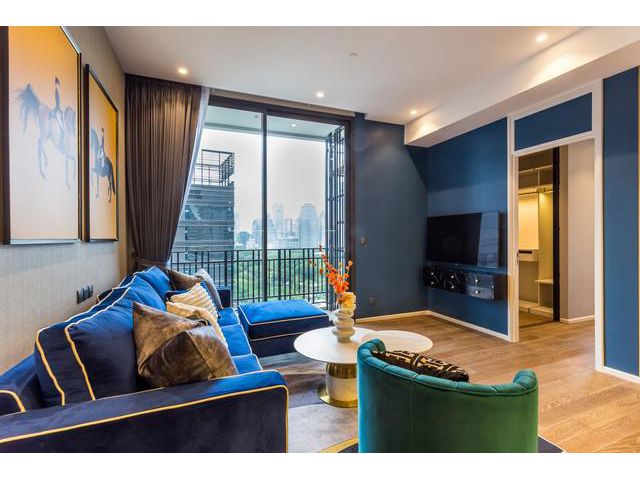Condo Muniq Langsuan near BTS Chidlom, Ploenchit