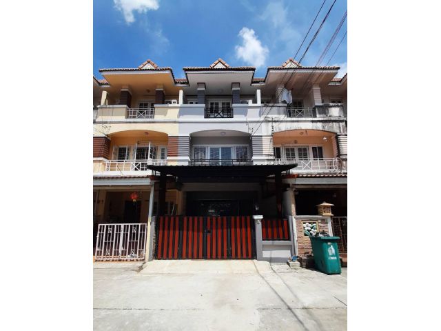 ขายทาวน์เฮ้าส์ 3 ชั้น #หมู่บ้านเมืองประชา หทัยราษฎร์35 รีโนเวทใหม่ สภาพสวย พร้อมอยู่ มีรถตู้และรถสองแถวผ่านถึงตลาดมีนฯ