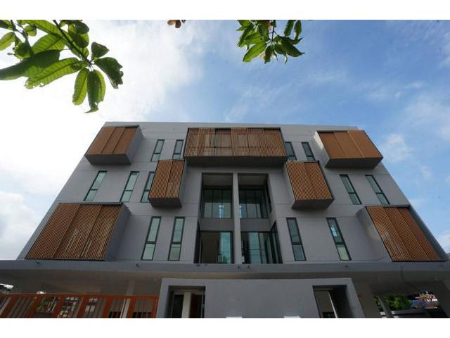 ให้เช่า Home office 4ชั้น ตกแต่งใหม่ ซอยรัชดา32