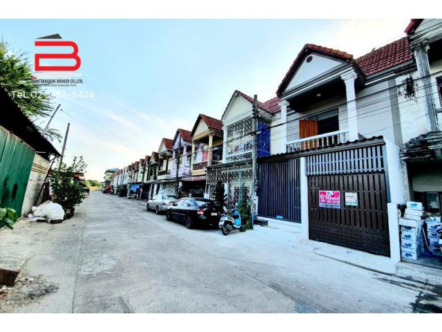 ทาวน์เฮาส์ 2 ชั้น โครงการ กู๊ดวิลล่า เนื้อที่ 18 ตรว. มี 2 ห้องนอน 2 ห้องน้ำ ถนนเลียบวารี เขตหนองจอก