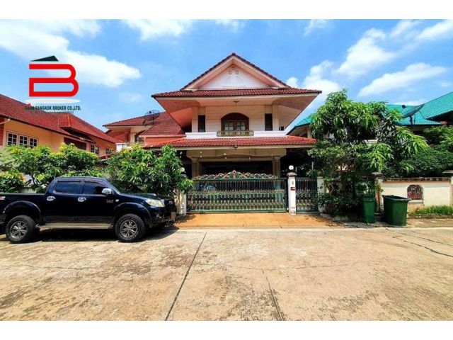 บ้านเดี่ยว หมู่บ้าน ปรีชา ศรีนครินทร์ เนื้อที่ 100 ตรว. ถนนศรีนครินทร์ อ.บางพลี จ.สมุทรปราการ