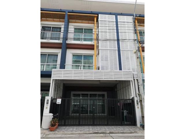 ให้เช่าบ้านทาวน์เฮาส์ 3 ชั้น ติดถนนวิภาวดีรังสิต การเดินทางสะดวก ใกล้สนามบินดอนเมือง