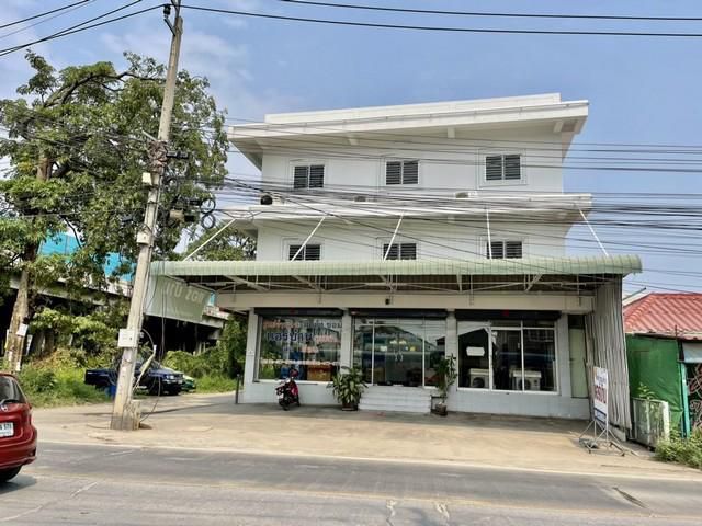 ให้เช่าตึกแถว 3 ชั้น 3 คูหาทะลุกัน ท่าข้าม