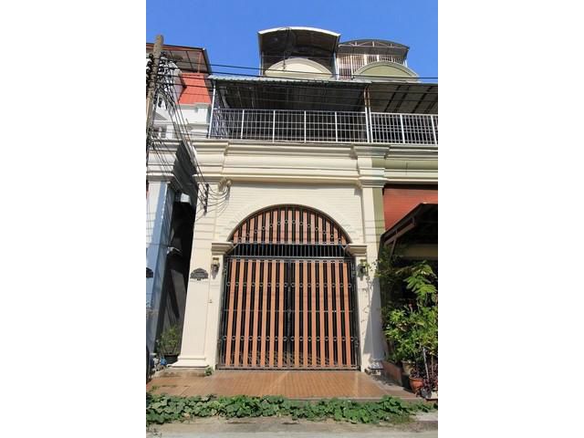 ให้เช่าอาคารพาณิชย์ 4 ชั้น ย่านนางเลิ้ง